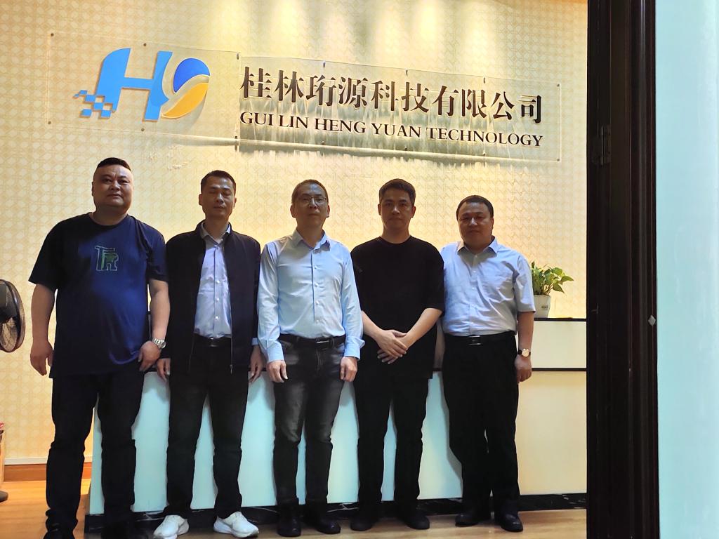特邀計算機(jī)科學(xué)與工程學(xué)院赴我司開展訪企拓崗促就業(yè)專項(xiàng)行動暨走訪校友活動(圖1) 03.png
